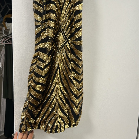 Black and gold dress - Picture 2 of 2